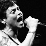 foto da artista cantando. O nome do arquivo é: 5b8d1-carta-psicografada-de-cassia-eller3.jpg