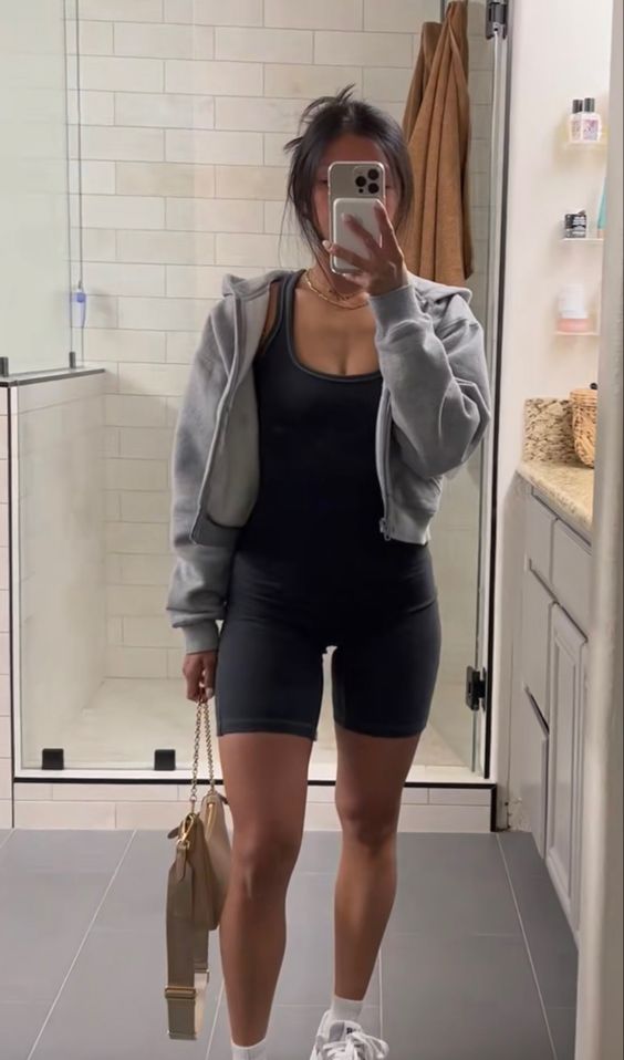 1672595203 454 Roupas para mais cruas e querem