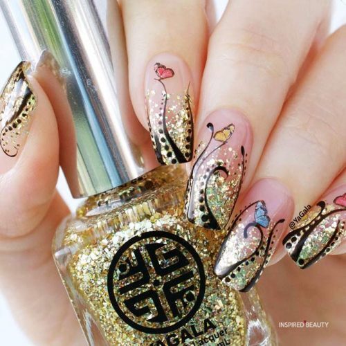 unhas com pontas de glitter