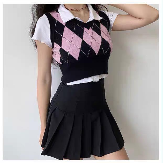 como usar um colete rosa e roupas pretas