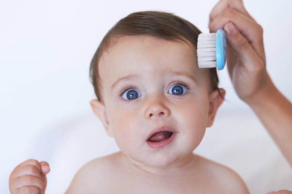 óleo para crescimento de cabelo de bebê