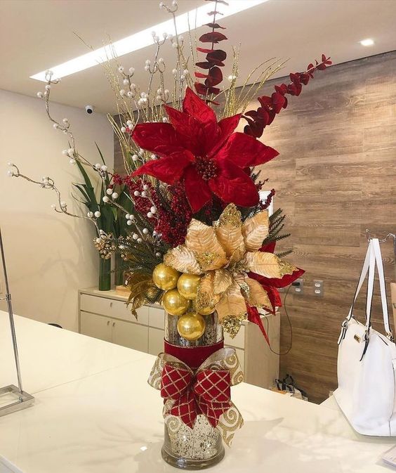 1699555590 880 Vasos artificiais de Natal que suas mesas precisam