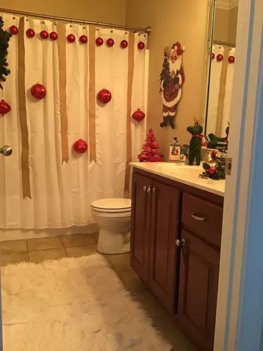 1699827351 141 Ideias para decorar seu banheiro neste Natal