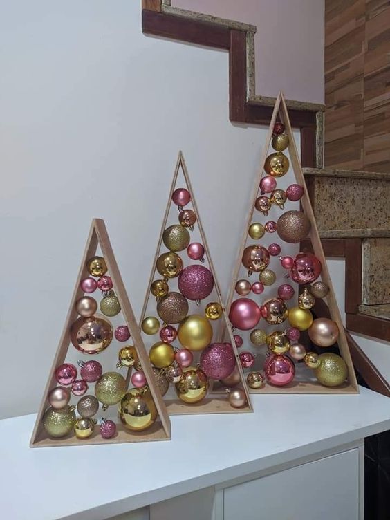 1700109933 63 Decoracoes de Natal que voce pode fazer com esferas