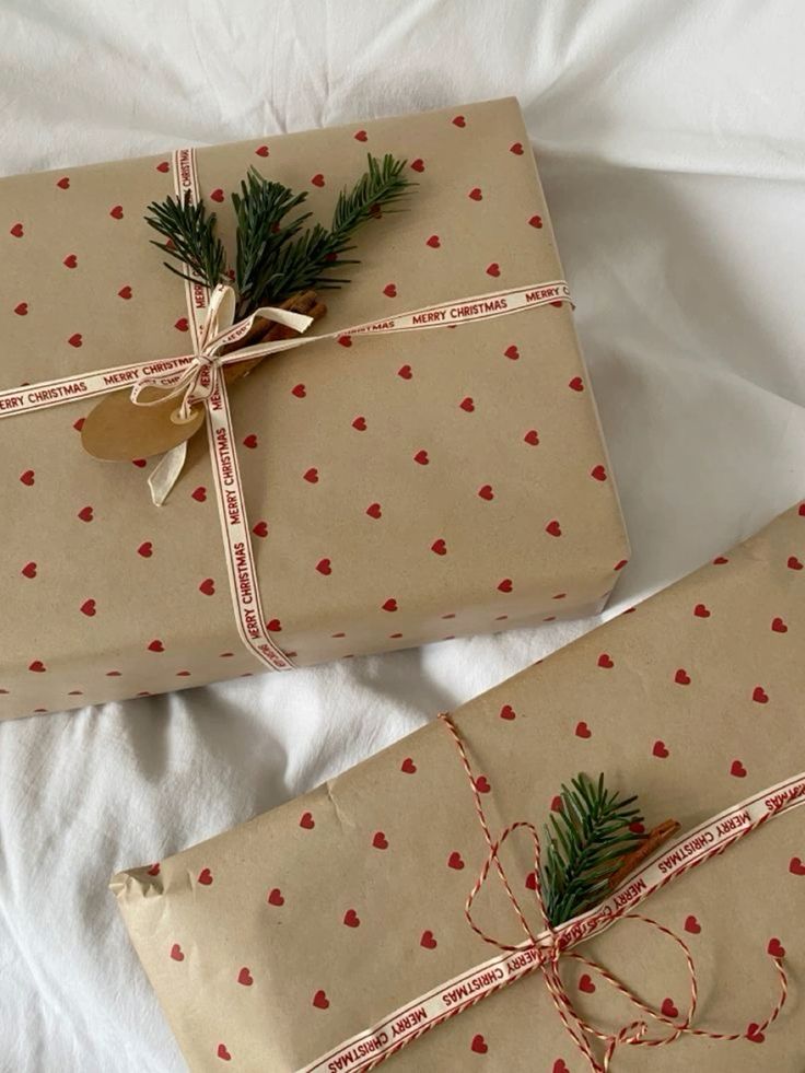 Ideias esteticas para embrulhar seus presentes com papel pardo