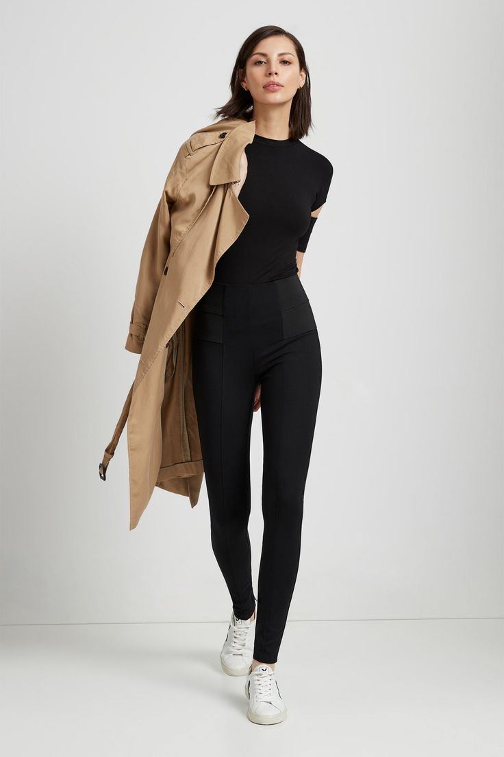 1715205338 996 Maneiras de usar leggings depois dos 30