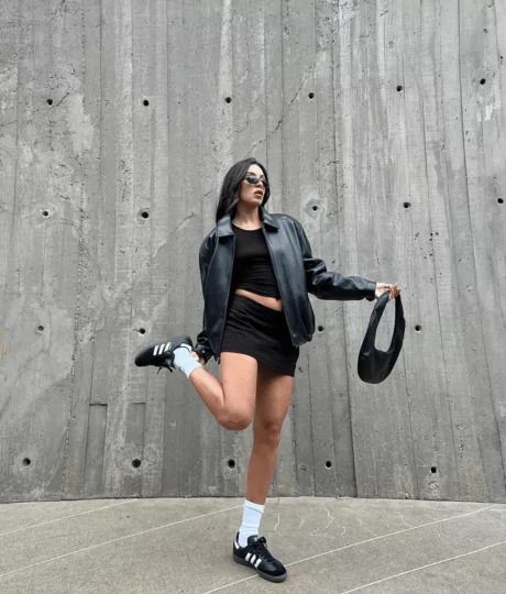 1716500129 933 Looks para combinar seu Adidas Samba com minissaia