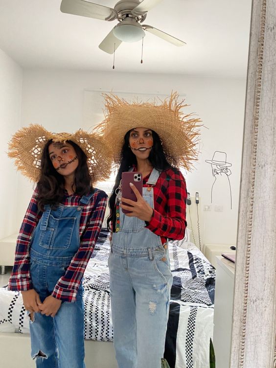 1729915042 25 Fantasias de Halloween que voce pode conseguir com roupas jeans