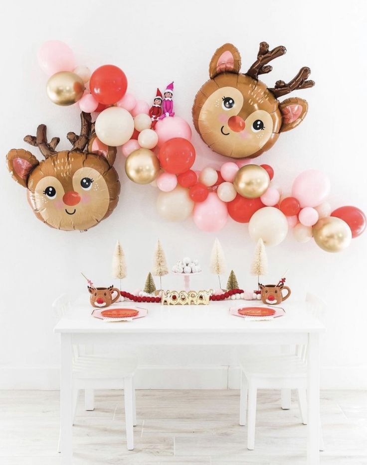 1734244833 308 Ideias para decorar sua ceia de Natal com baloes