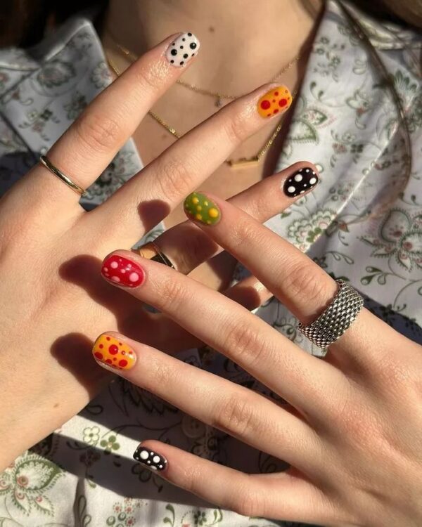 1737584835 761 Desenhos de unhas para quem esta na era Delulu